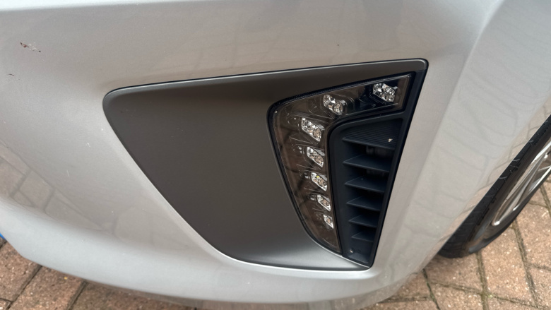 Hyundai IONIQ 1.6 GDi Hybrid Premium 5dr DCT Hybrid Hatchback